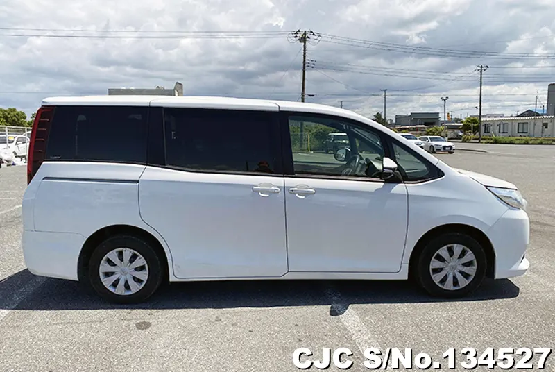 2016 Toyota / Noah Stock No. 134527