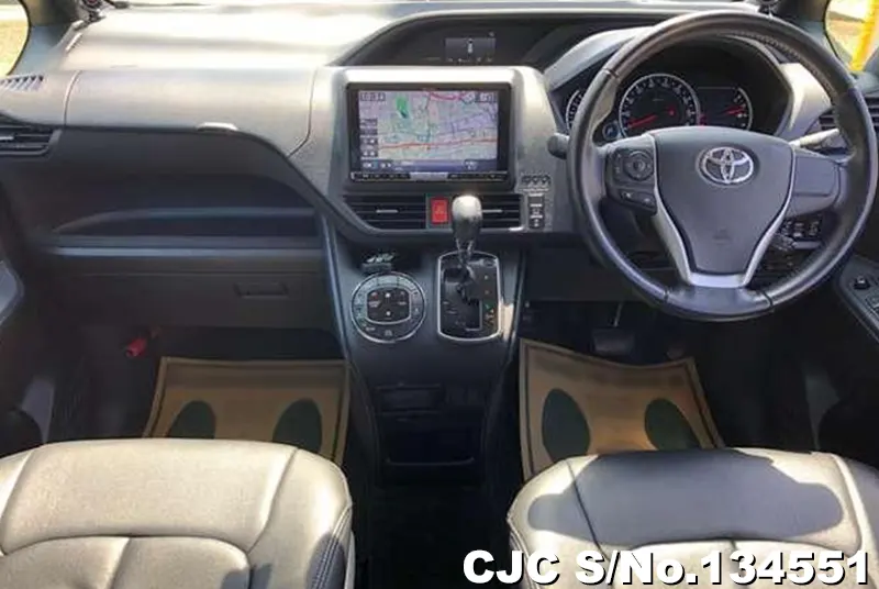 2014 Toyota / Voxy Stock No. 134551