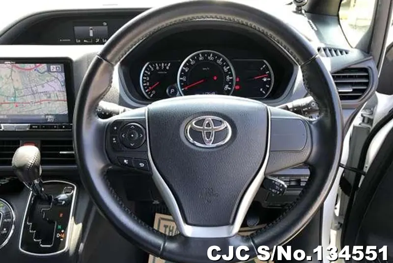 2014 Toyota / Voxy Stock No. 134551