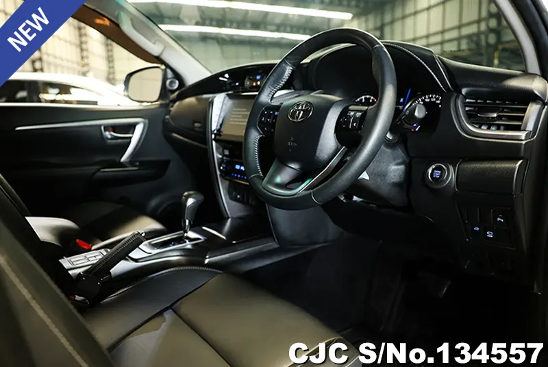 2020 Toyota / Fortuner Stock No. 134557