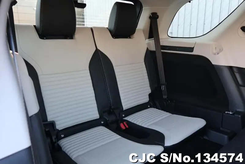 2025 Land Rover / Discovery Stock No. 134574