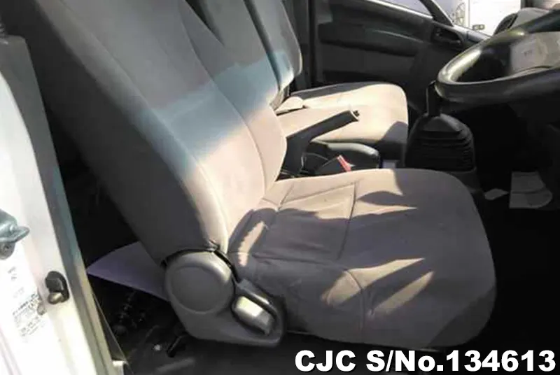 2013 Isuzu / Elf Stock No. 134613