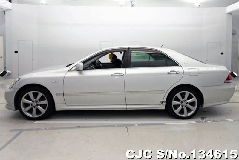 2004 Toyota / Crown Stock No. 134615