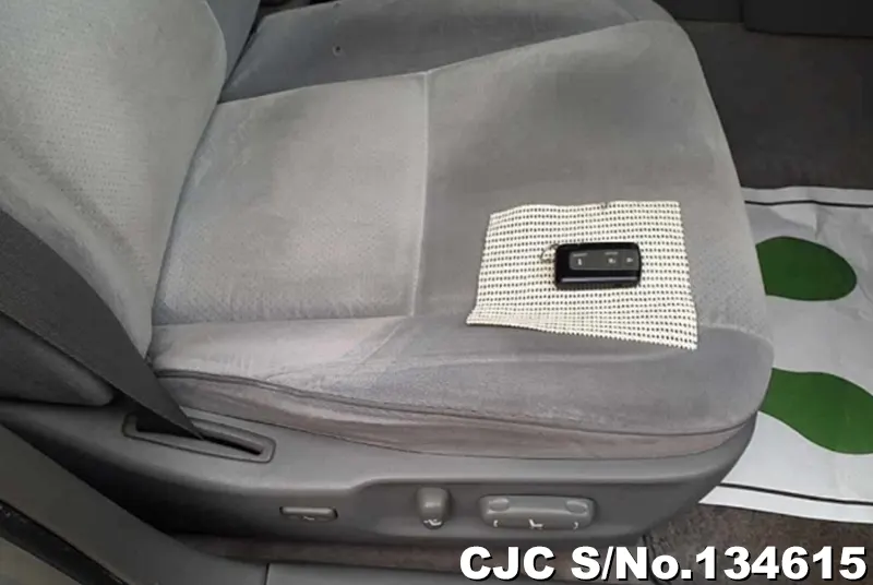 2004 Toyota / Crown Stock No. 134615