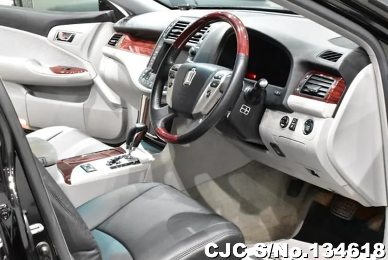 2010 Toyota / Crown Stock No. 134618