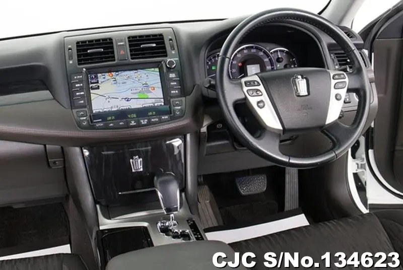 2011 Toyota / Crown Stock No. 134623