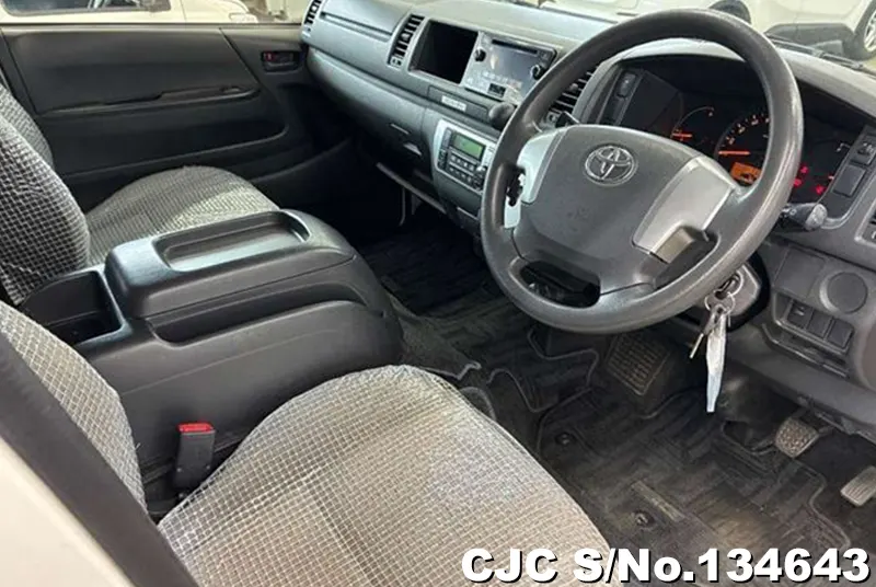2017 Toyota / Hiace / Commuter Stock No. 134643
