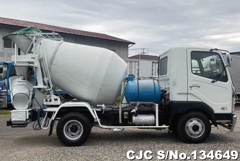 2005 Mitsubishi / Fuso Stock No. 134649