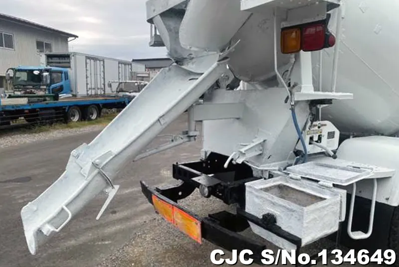2005 Mitsubishi / Fuso Stock No. 134649