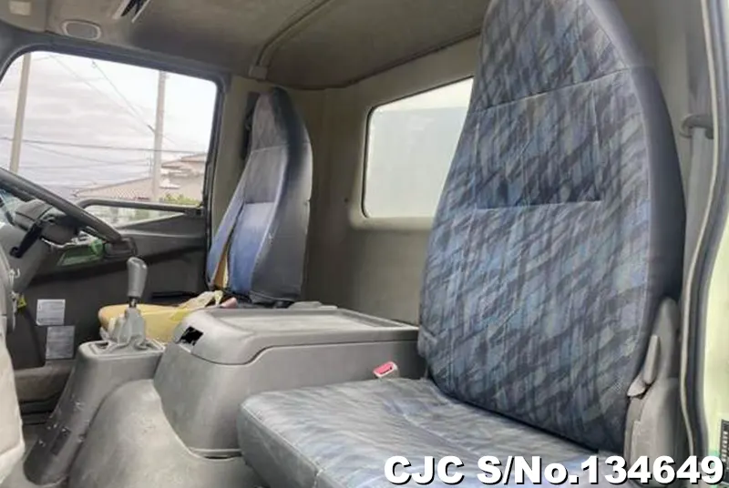 2005 Mitsubishi / Fuso Stock No. 134649