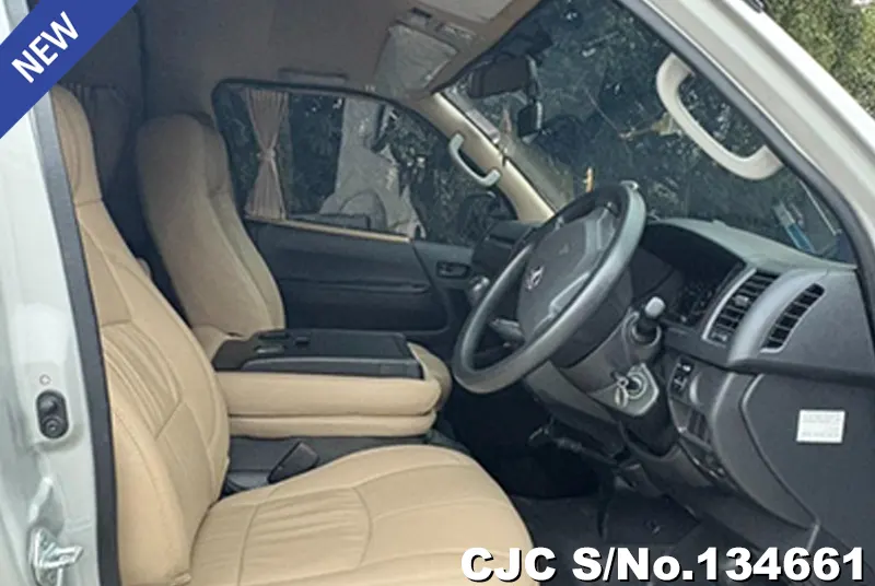 2015 Toyota / Hiace / Commuter Stock No. 134661