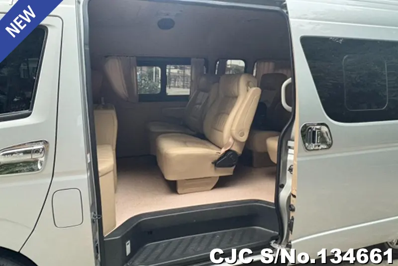 2015 Toyota / Hiace / Commuter Stock No. 134661