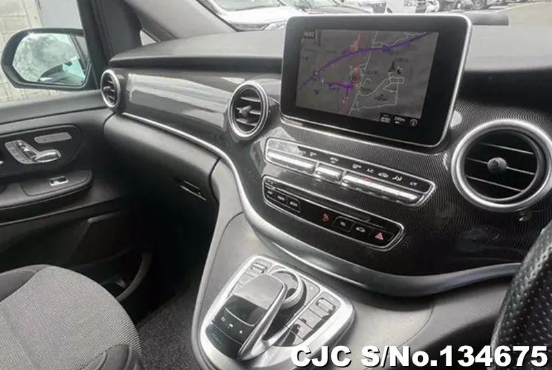 2017 Mercedes Benz / V Class Stock No. 134675