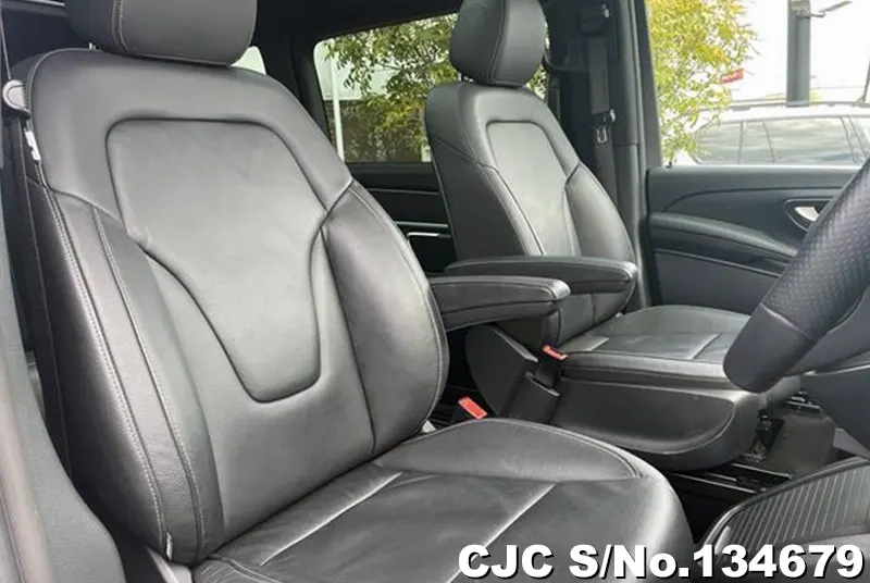 2021 Mercedes Benz / V Class Stock No. 134679