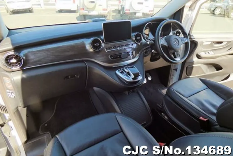 2021 Mercedes Benz / V Class Stock No. 134689