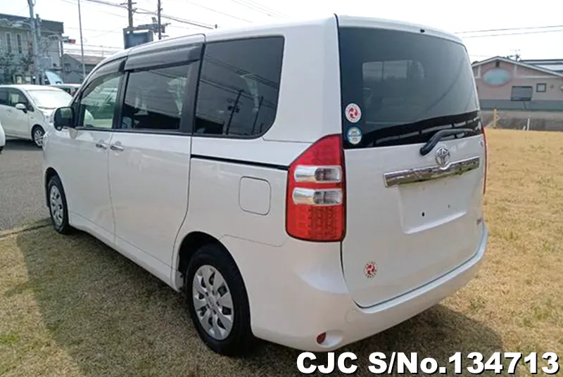 2011 Toyota / Noah Stock No. 134713