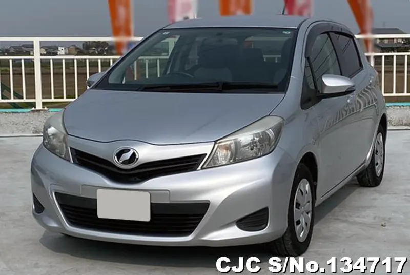 2011 Toyota / Vitz Stock No. 134717