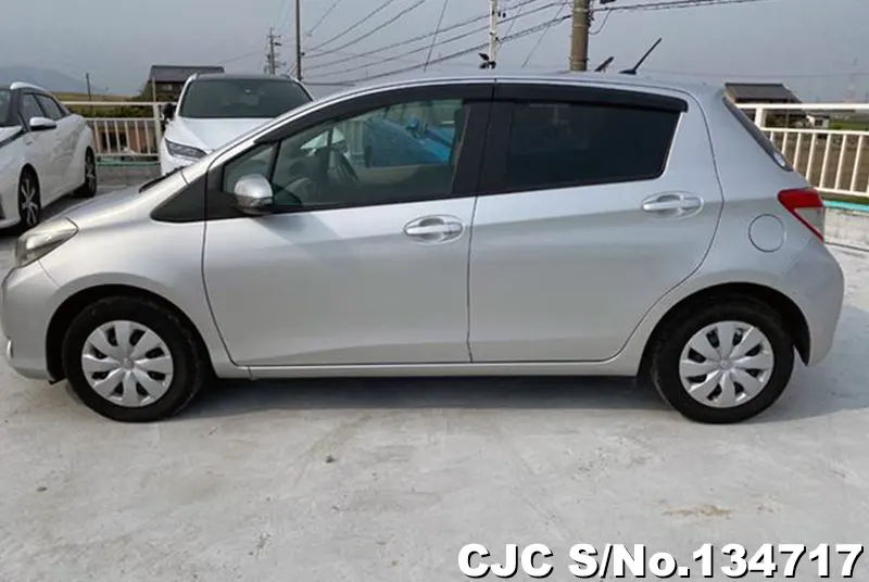 2011 Toyota / Vitz Stock No. 134717
