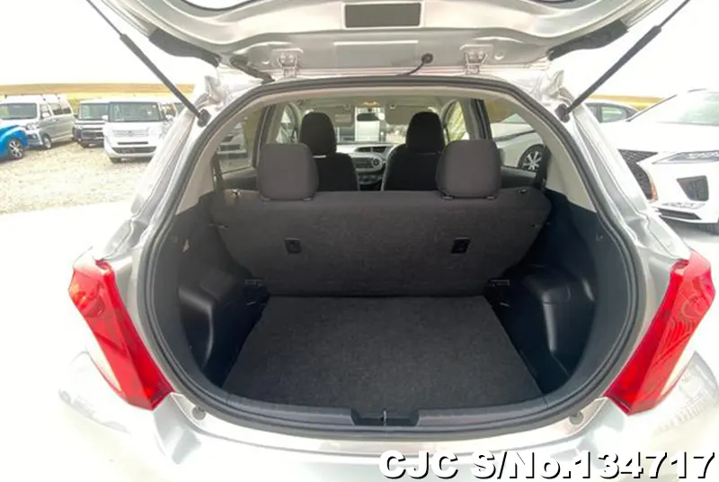 2011 Toyota / Vitz Stock No. 134717