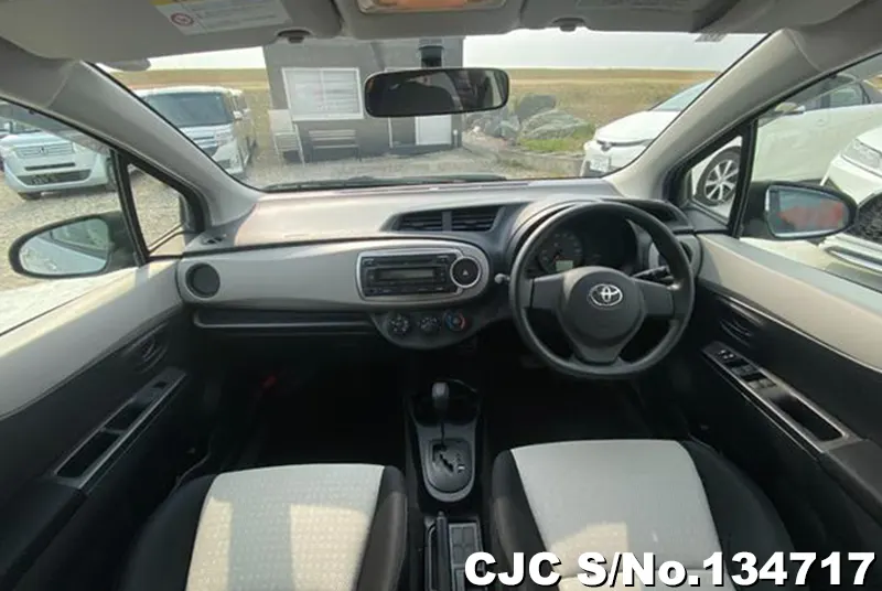 2011 Toyota / Vitz Stock No. 134717