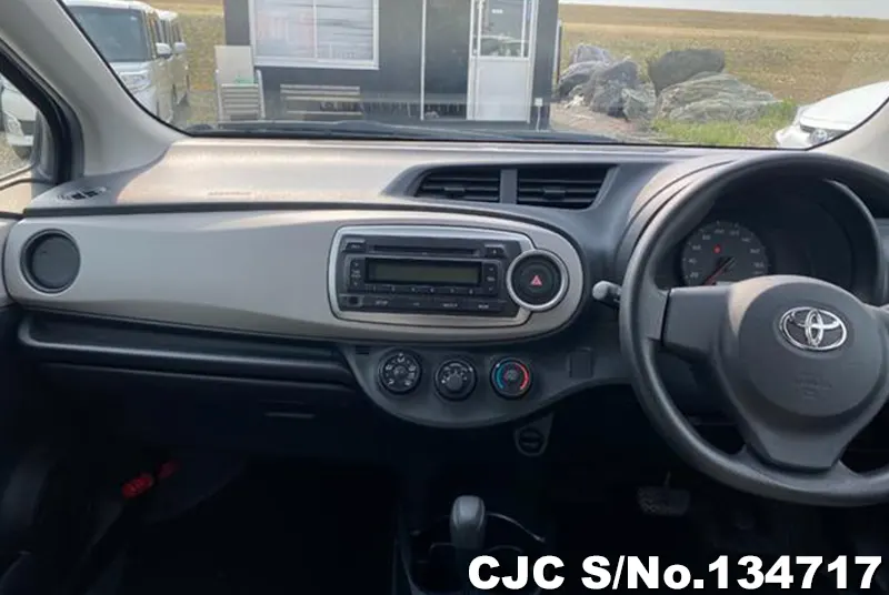 2011 Toyota / Vitz Stock No. 134717