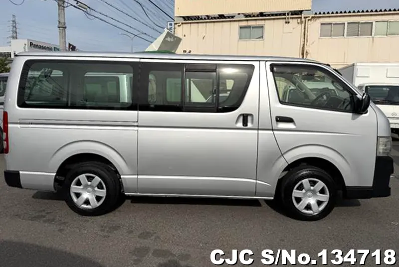 2011 Toyota / Hiace Stock No. 134718