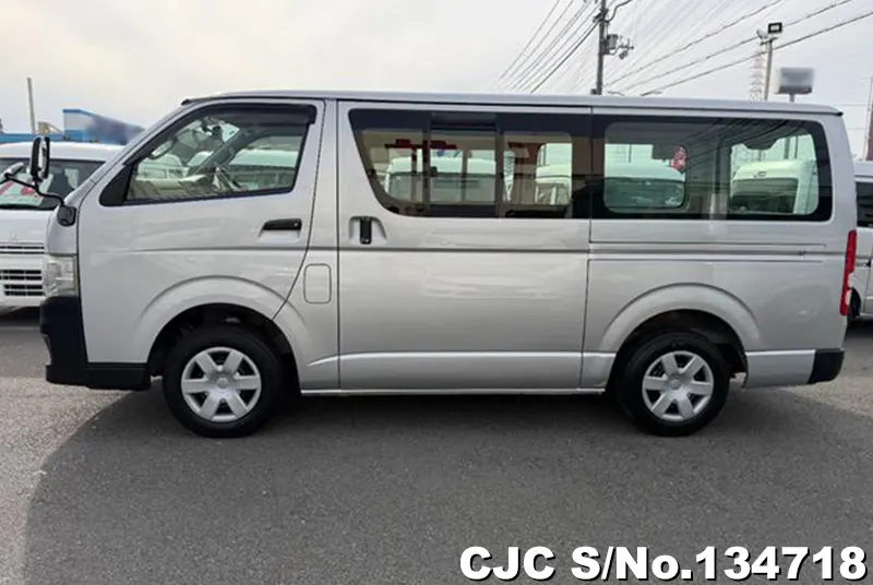 2011 Toyota / Hiace Stock No. 134718