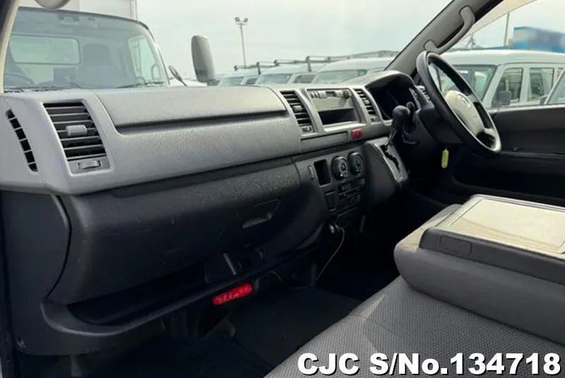 2011 Toyota / Hiace Stock No. 134718