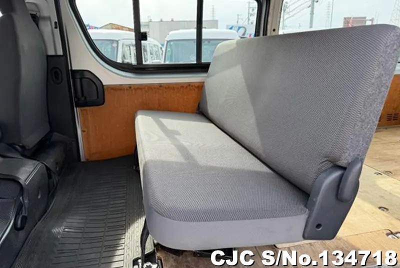 2011 Toyota / Hiace Stock No. 134718