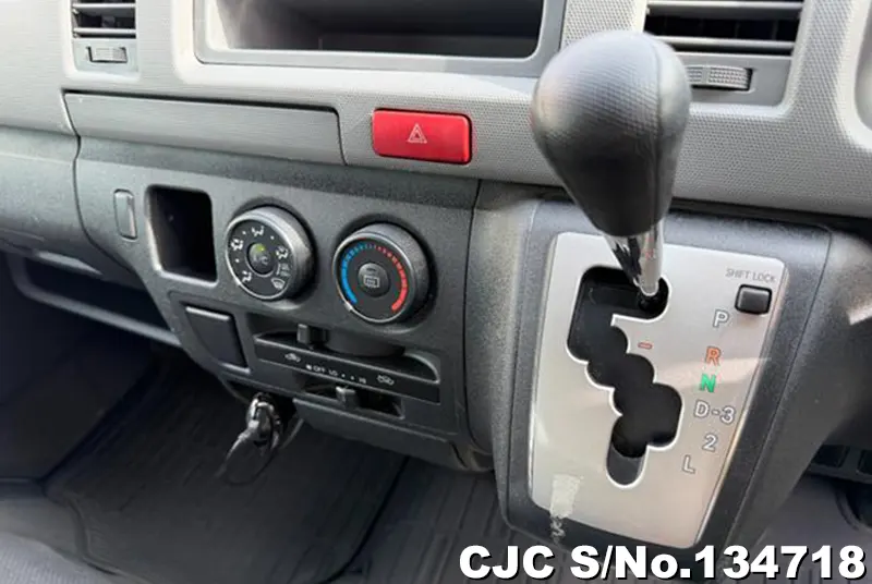 2011 Toyota / Hiace Stock No. 134718