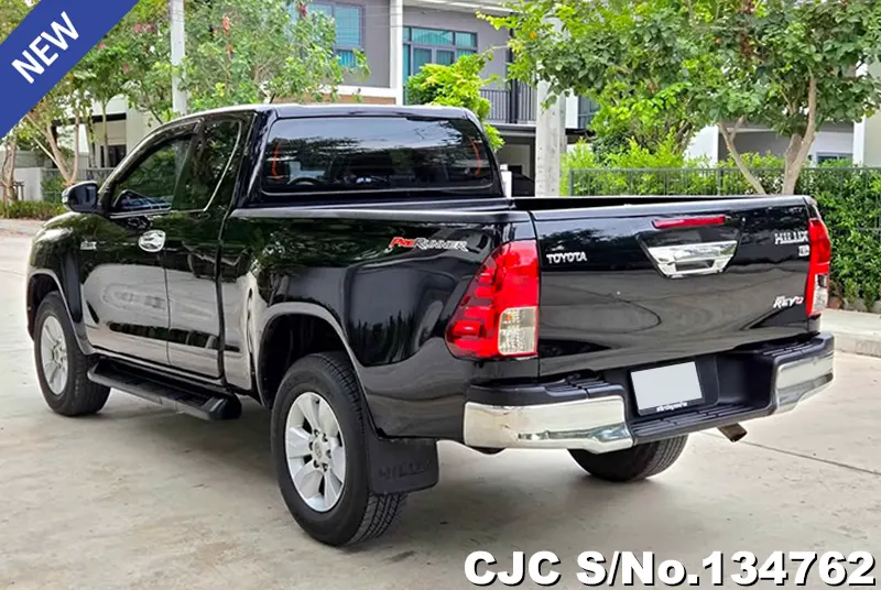 2017 Toyota / Hilux / Revo Stock No. 134762