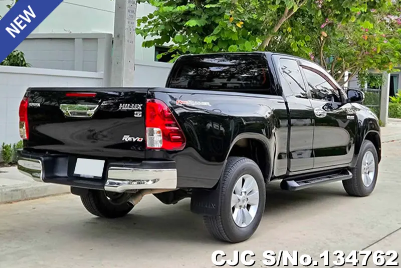 2017 Toyota / Hilux / Revo Stock No. 134762