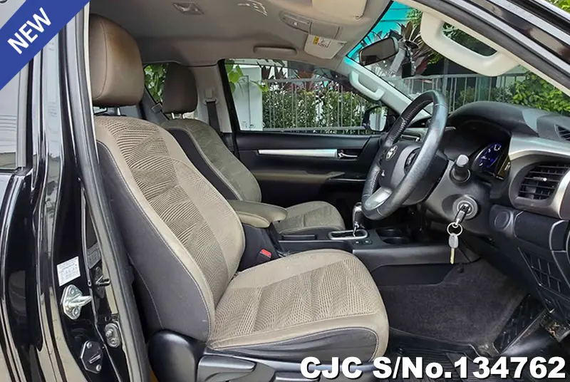 2017 Toyota / Hilux / Revo Stock No. 134762