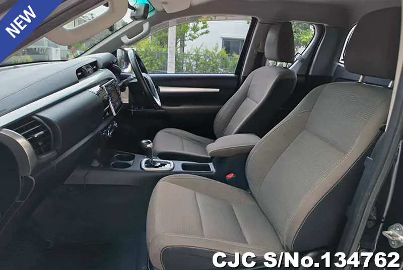 2017 Toyota / Hilux / Revo Stock No. 134762