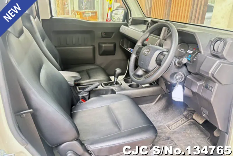 2025 Toyota / Hilux / Champ Stock No. 134765