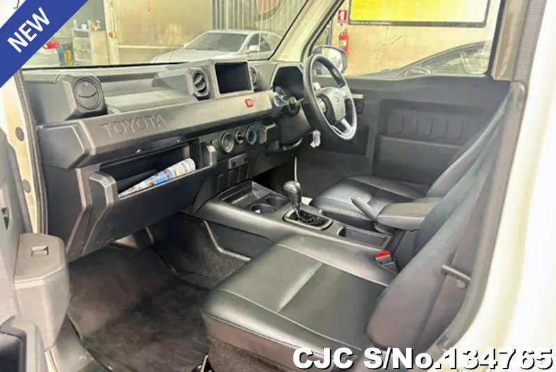 2025 Toyota / Hilux / Champ Stock No. 134765