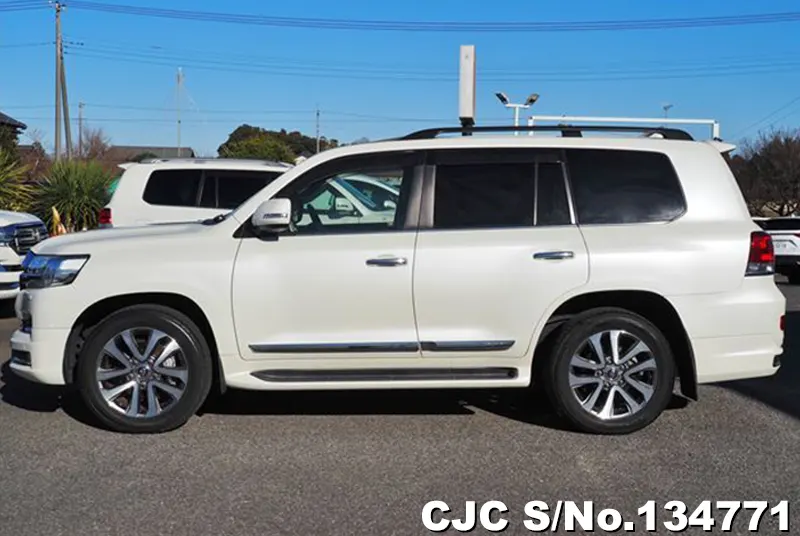 2021 Toyota / Land Cruiser Stock No. 134771
