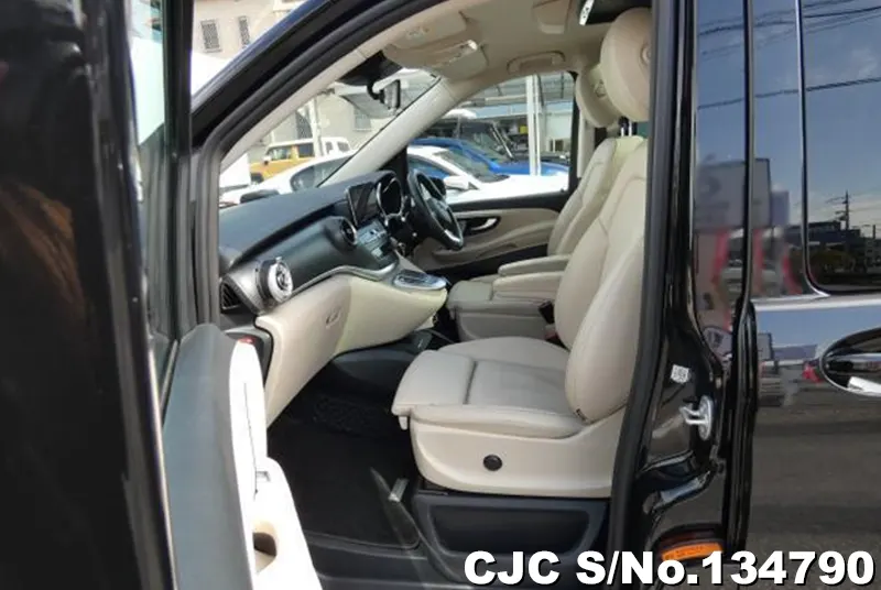 2024 Mercedes Benz / V Class Stock No. 134790
