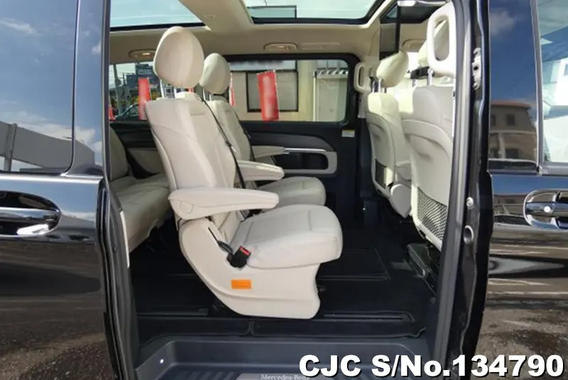 2024 Mercedes Benz / V Class Stock No. 134790