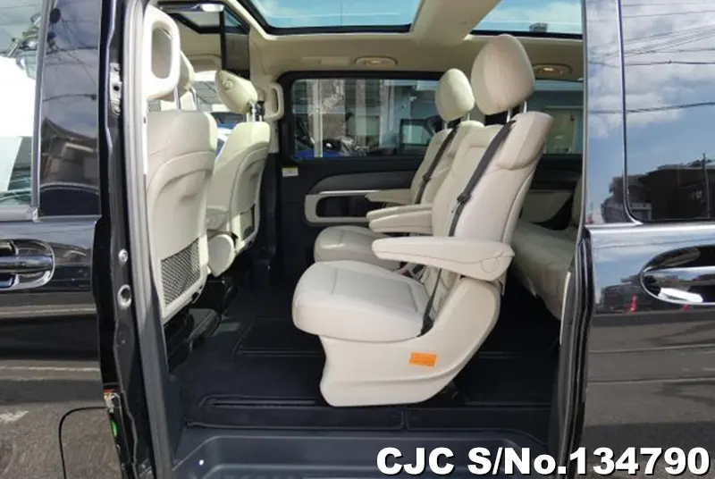 2024 Mercedes Benz / V Class Stock No. 134790