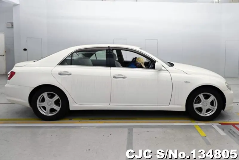 Toyota Mark X in White for Sale Image 6