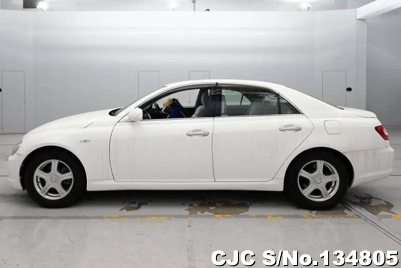 Toyota Mark X in White for Sale Image 7