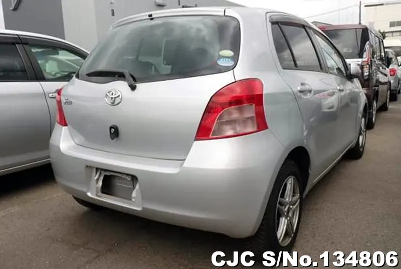 2005 Toyota / Vitz Stock No. 134806