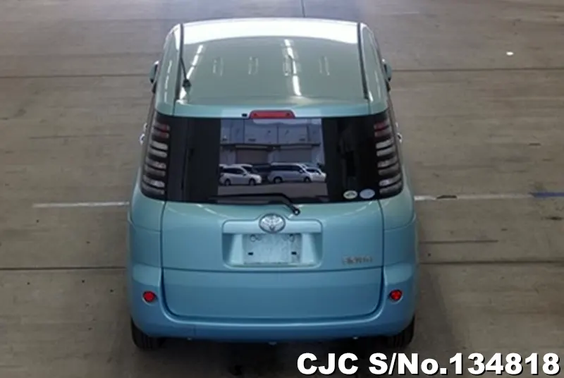 2005 Toyota / Sienta Stock No. 134818