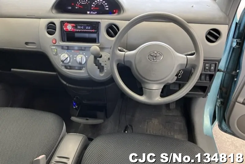 2005 Toyota / Sienta Stock No. 134818