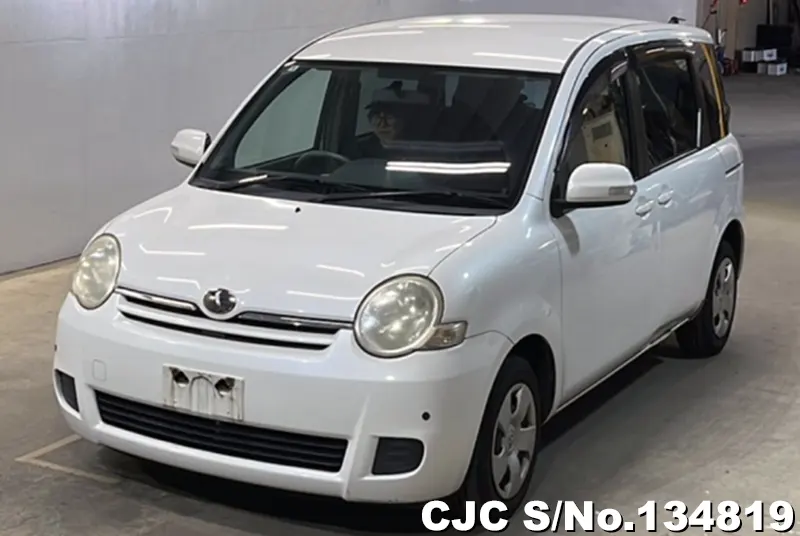 2010 Toyota / Sienta Stock No. 134819