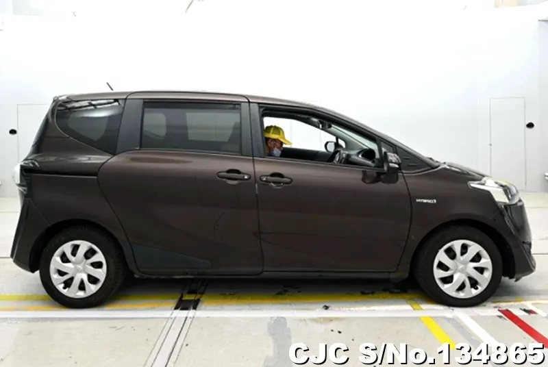 2017 Toyota / Sienta Stock No. 134865