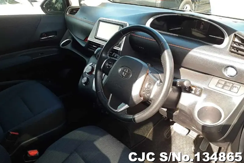 2017 Toyota / Sienta Stock No. 134865