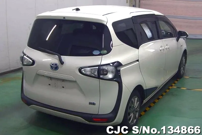 2017 Toyota / Sienta Stock No. 134866