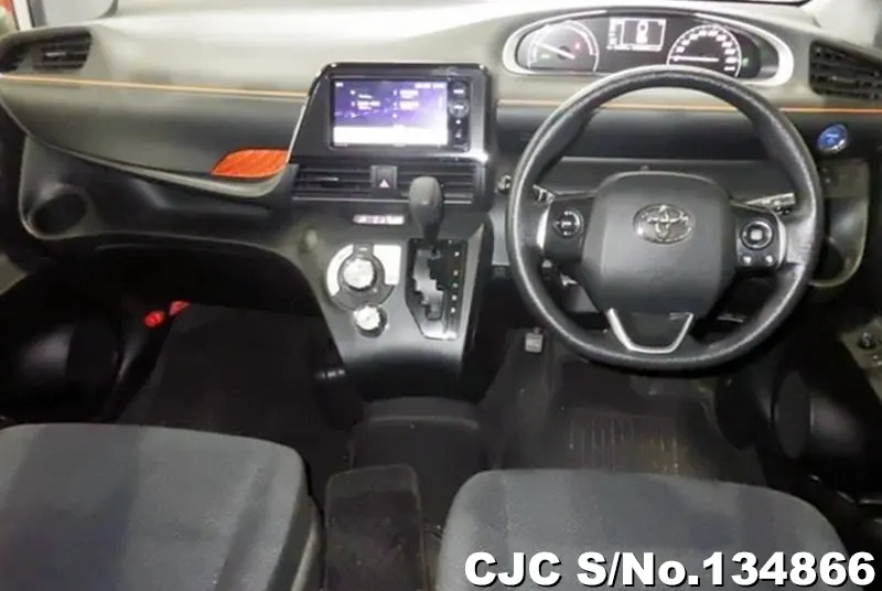 2017 Toyota / Sienta Stock No. 134866